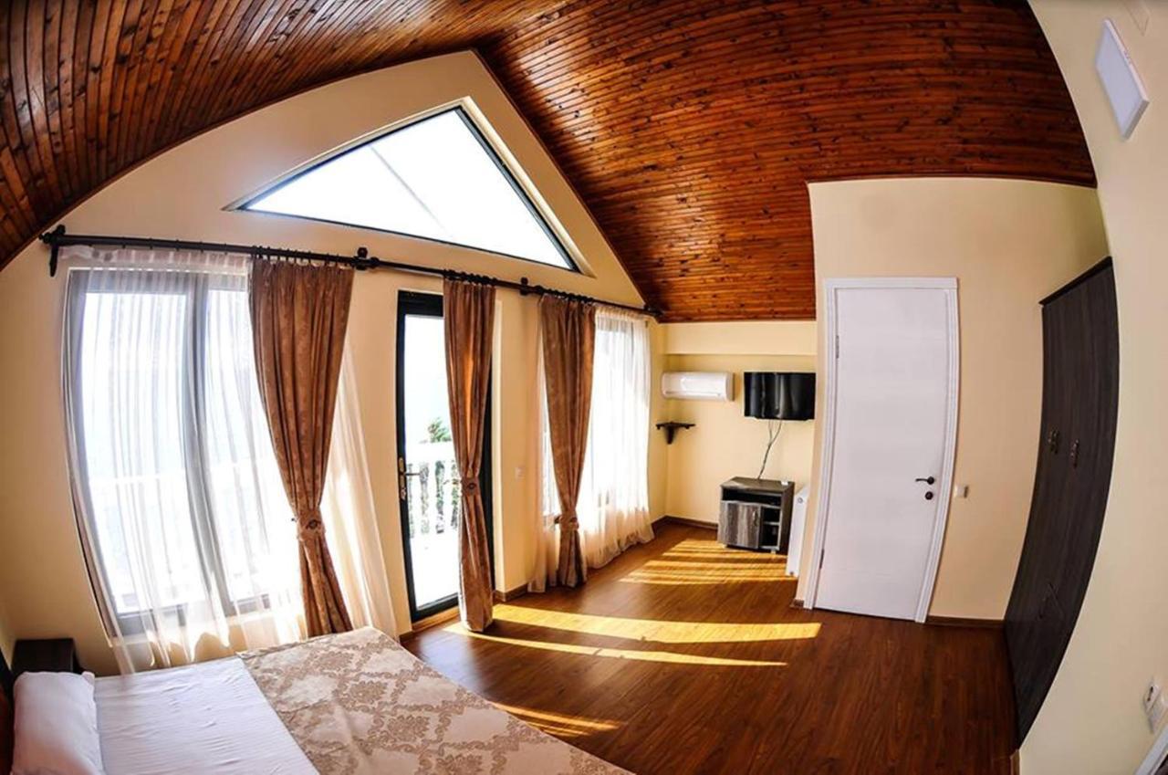 Hotel Tramonto Tsjakvi Eksteriør bilde
