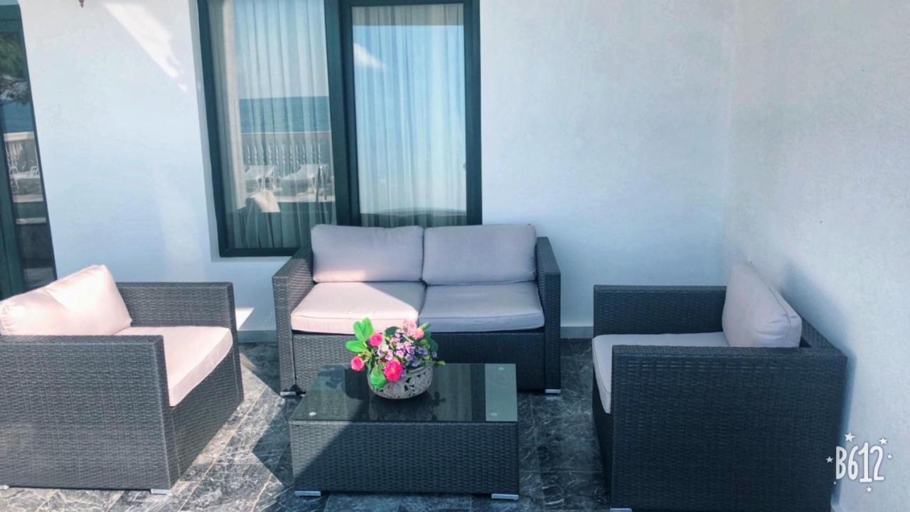 Hotel Tramonto Tsjakvi Eksteriør bilde